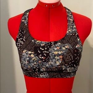 Lululemon sports bra Size 6